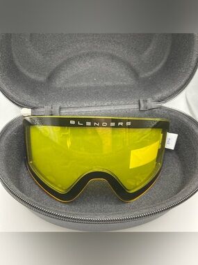 Blenders Aura Snow Lens + Case Replacement Yellow Shield For Aura Snow Goggles